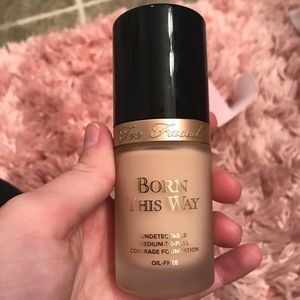 Too Faced Born This Way Foundation SNOW